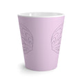 Tasse à café rose avec dessin d’ailes de papillon